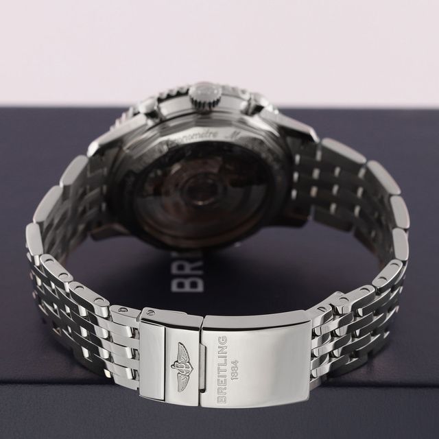 Breitling Navitimer 01 AB0121 Image 4